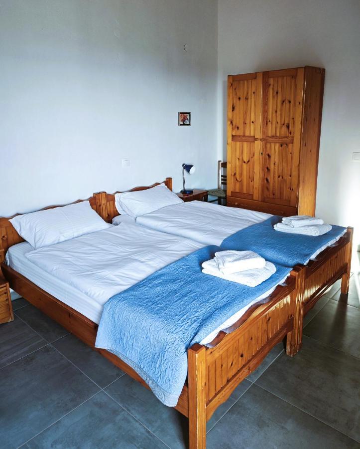 Babis & Popi Rooms And Studios Frangokastello Buitenkant foto