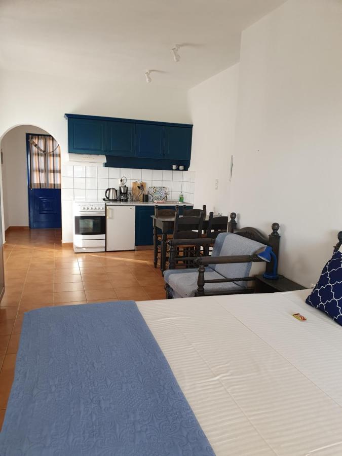 Babis & Popi Rooms And Studios Frangokastello Buitenkant foto